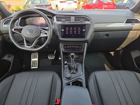 Used 2024 Volkswagen Tiguan SE R-Line AWD/4WD image 19