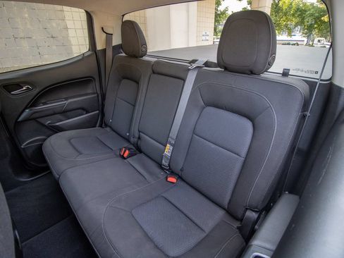Used 2022 Chevrolet Colorado LT AWD/4WD image 17