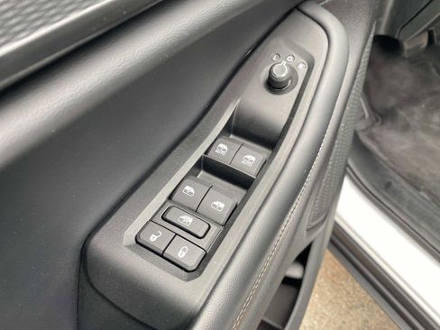 Certified 2025 Jeep Grand Cherokee Altitude image 21