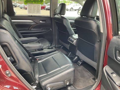 Used 2017 Toyota Highlander XLE AWD/4WD image 44