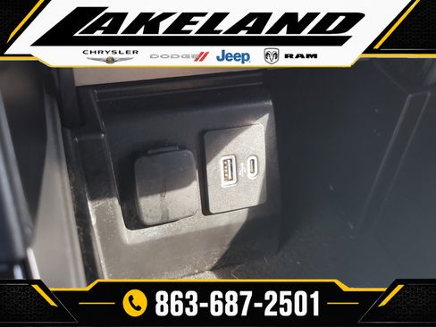 Used 2024 Ford Explorer ST-Line w/ Class IV Trailer Tow Package RWD image 26