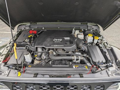 Used 2023 Jeep Gladiator Sport image 43