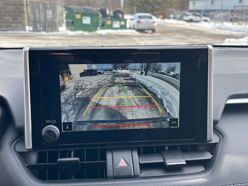 Used 2025 Toyota RAV4 LE image 17