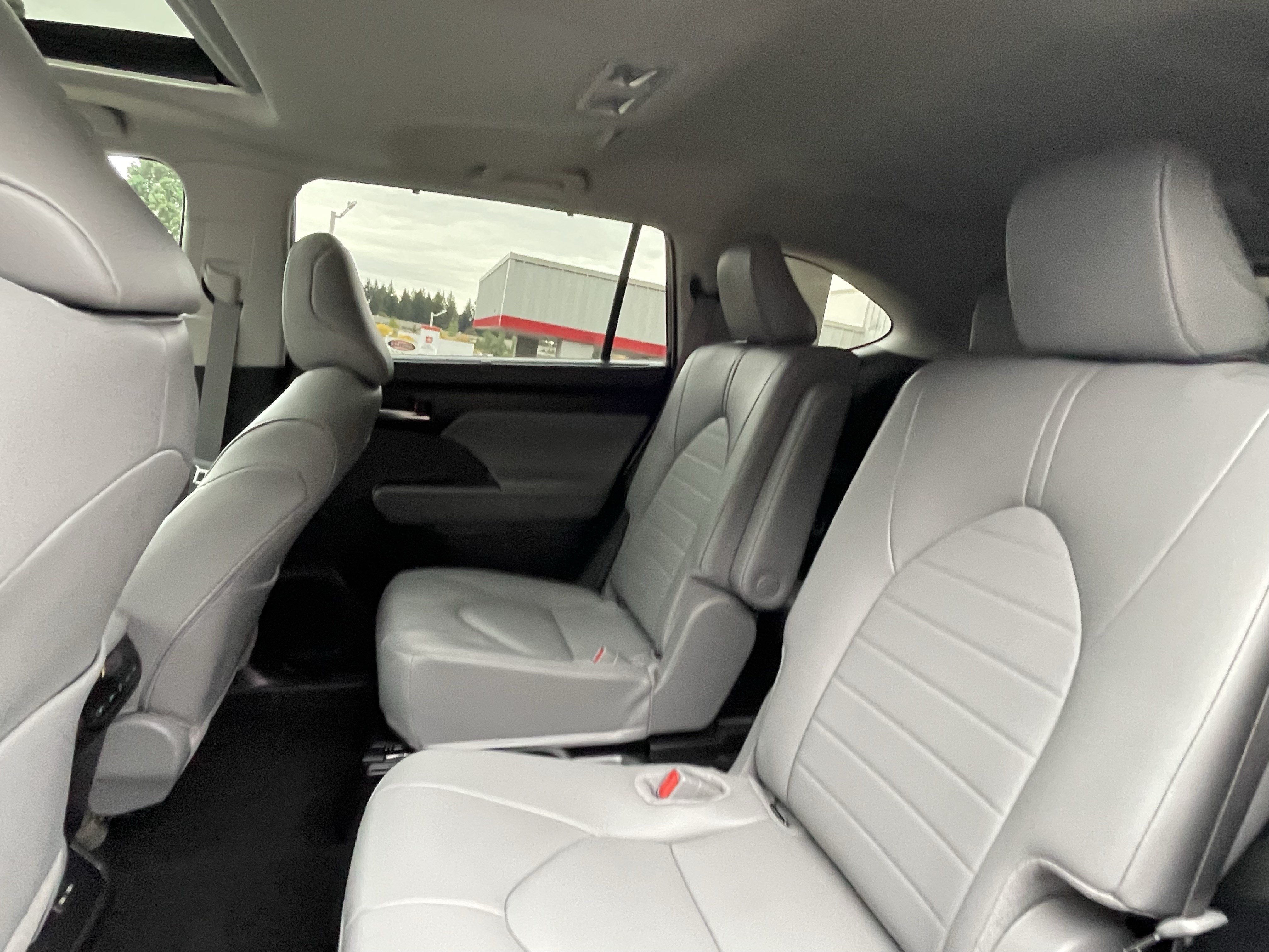 Certified 2025 Toyota Highlander XLE AWD/4WD image 12