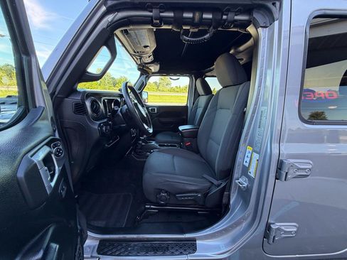 Used 2020 Jeep Gladiator Sport w/ Quick Order Package 24S AWD/4WD image 13