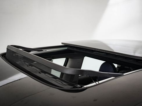 Certified 2025 MINI Cooper 2-Door Hardtop image 16