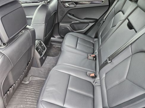 Certified 2026 Porsche Macan S AWD/4WD image 28