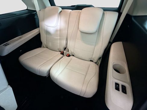 Certified 2024 Mercedes-Benz GLS 450 4MATIC image 23