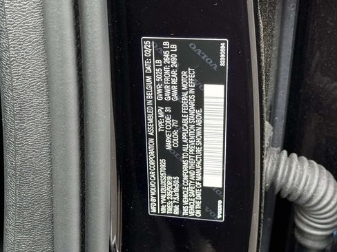 Used 2025 Volvo XC40 B5 Core w/ Protection Package Premier AWD/4WD image 20
