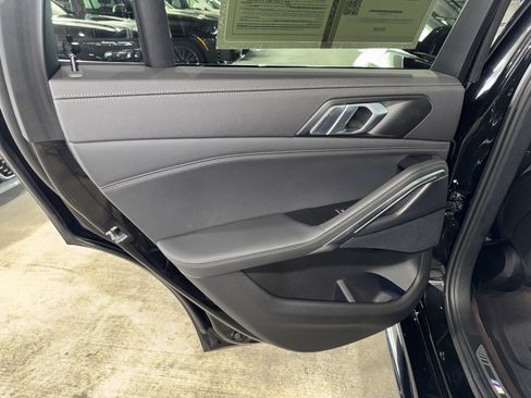 Used 2022 BMW X6 xDrive40i w/ M Sport Package AWD/4WD image 16