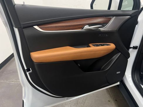 Used 2025 Cadillac XT5 Premium Luxury FWD image 12