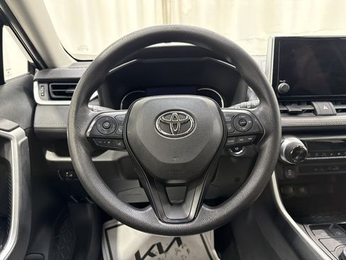 Used 2023 Toyota RAV4 XLE AWD/4WD image 16
