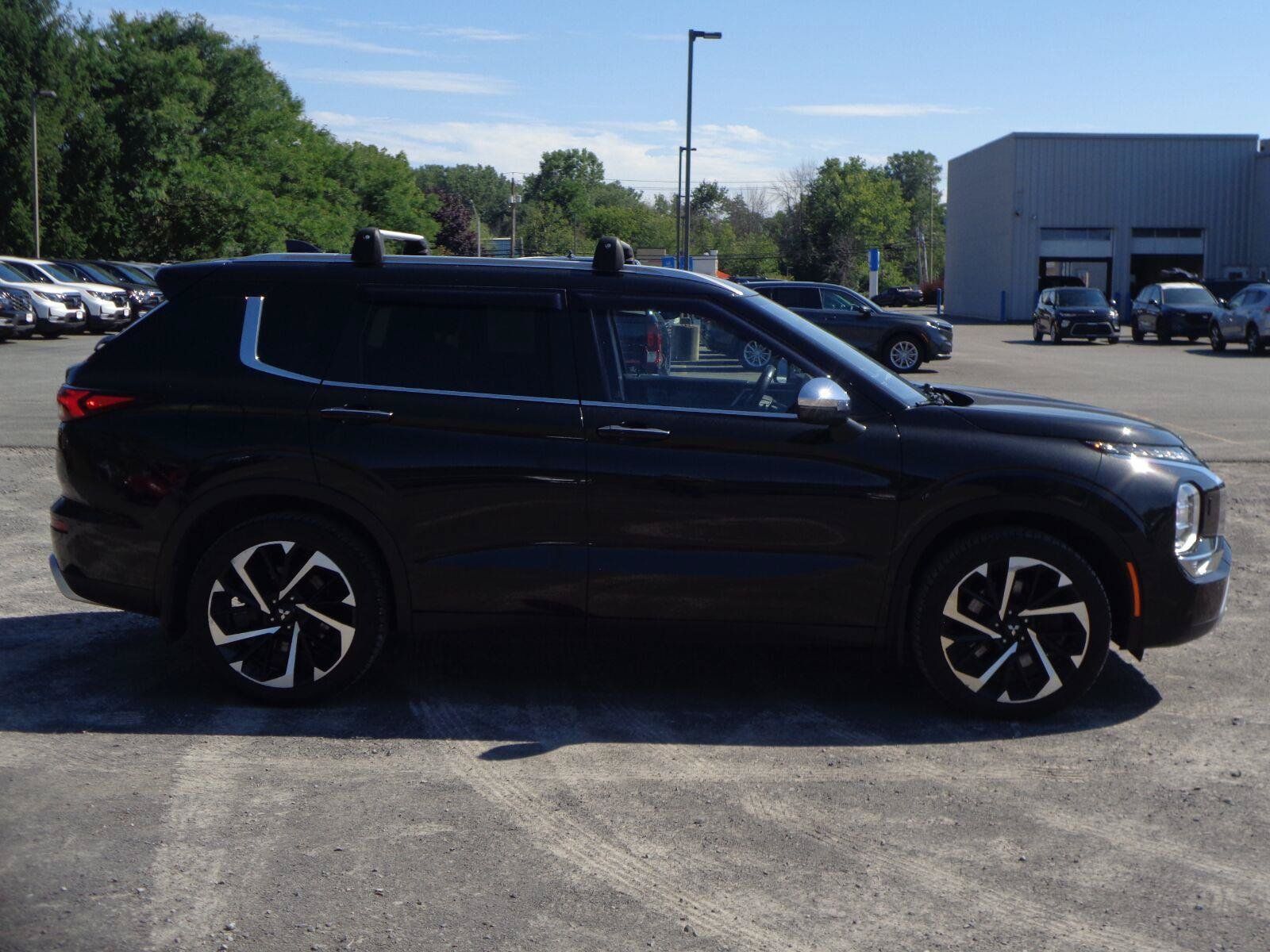 Used 2022 Mitsubishi Outlander SE AWD/4WD image 4
