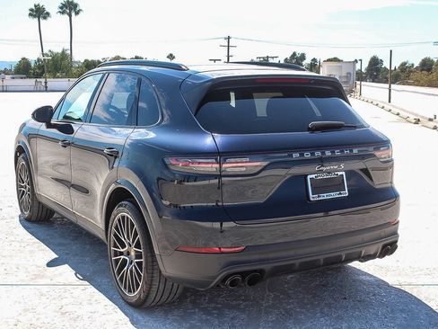 Used 2019 Porsche Cayenne S w/ Premium Package AWD/4WD image 4