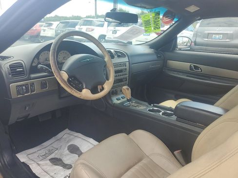 Used 2005 Ford Thunderbird image 12