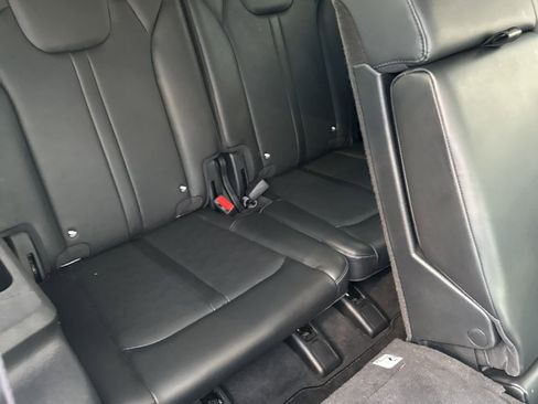 Used 2024 Kia Sorento S image 23