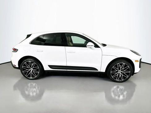 Used 2025 Porsche Macan image 8
