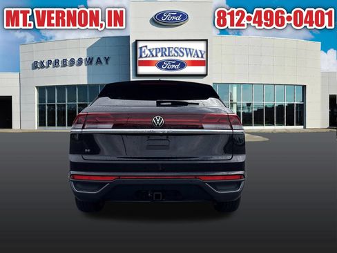 Used 2025 Volkswagen Atlas Cross Sport SE FWD image 9