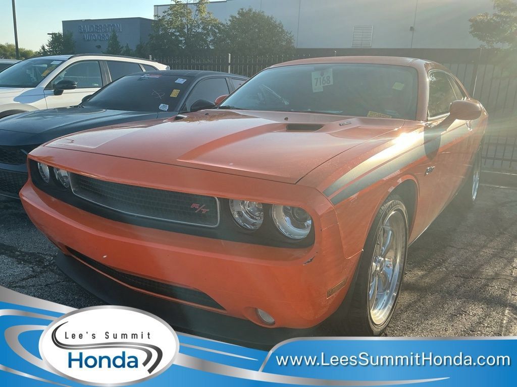 Used 2012 Dodge Challenger R/T RWD image 2