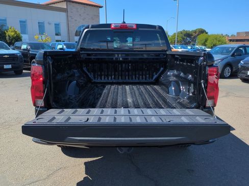 New 2026 Chevrolet Suburban High Country AWD/4WD image 25