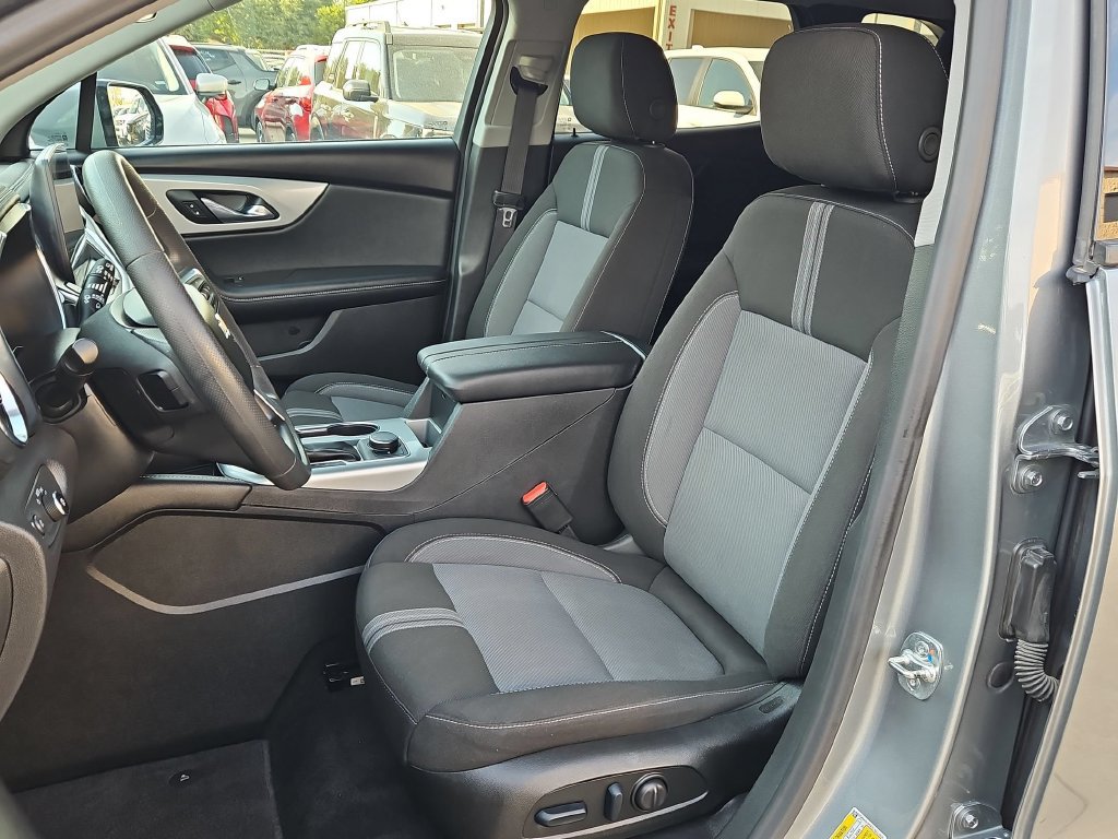 Used 2025 Chevrolet Blazer LT FWD image 22