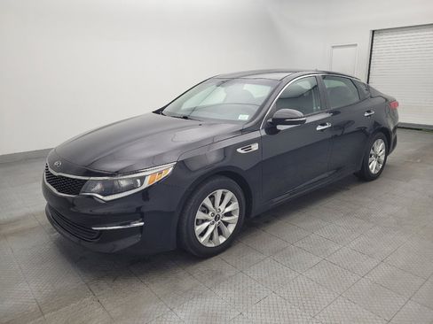 Used 2018 Kia Optima LX w/ 17" Alloy Wheels Package image 2