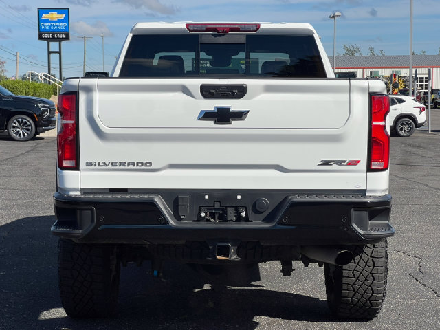 Used 2025 Chevrolet Silverado 2500 ZR2 w/ Technology Package AWD/4WD image 46
