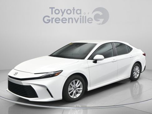 Used 2025 Toyota Camry LE w/ Convenience Package FWD image 1