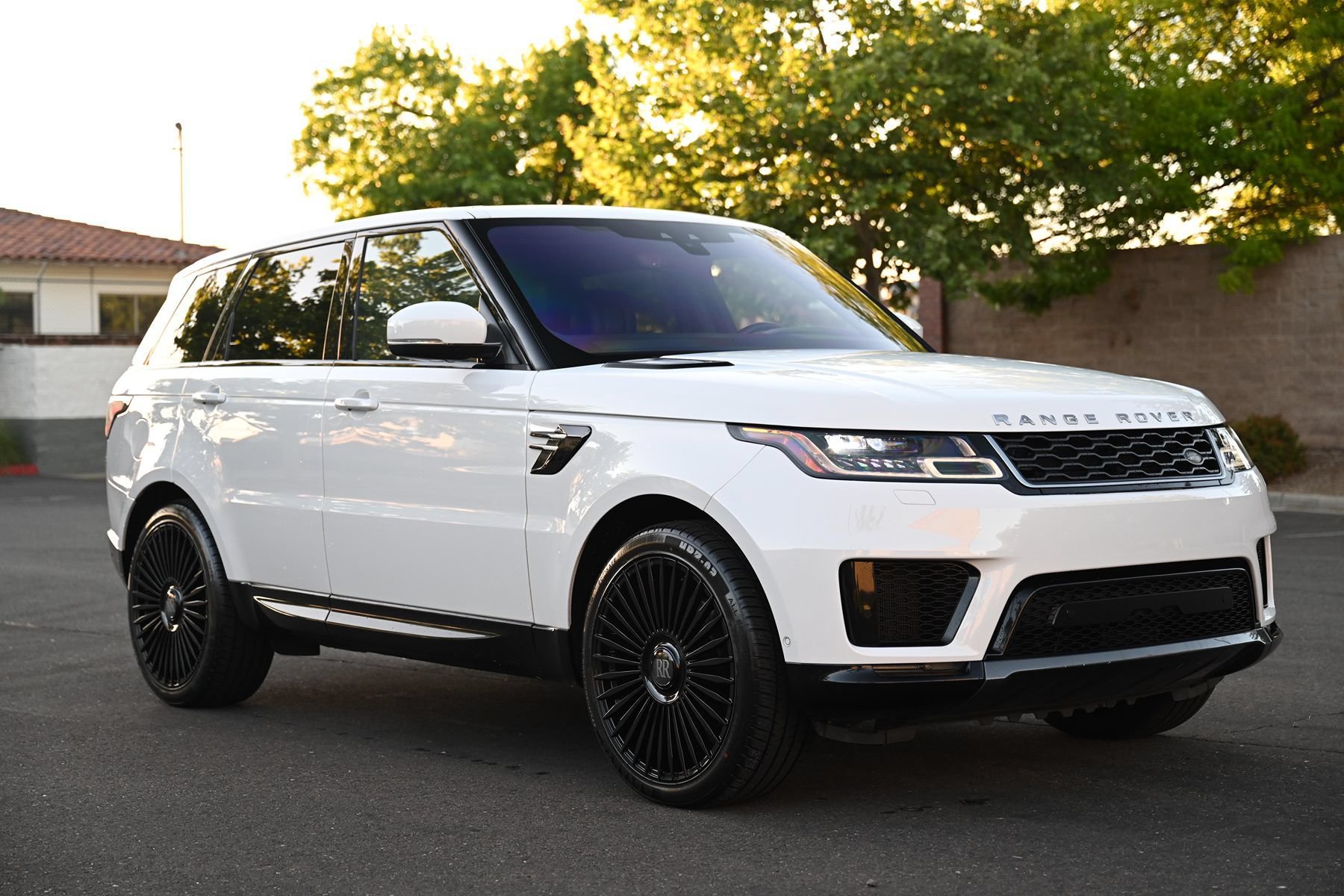 Used 2019 Land Rover Range Rover Sport HSE AWD/4WD image 1