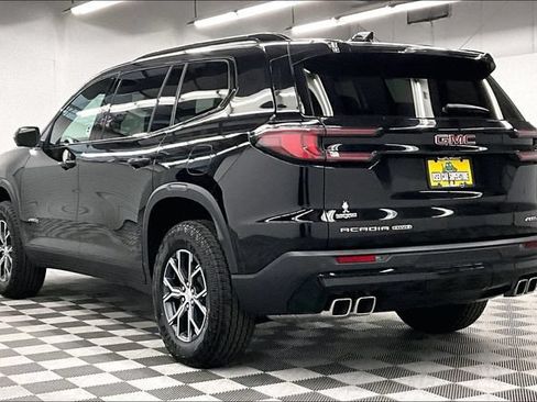 Used 2025 GMC Acadia AT4 w/ Luxury Package AWD/4WD image 2