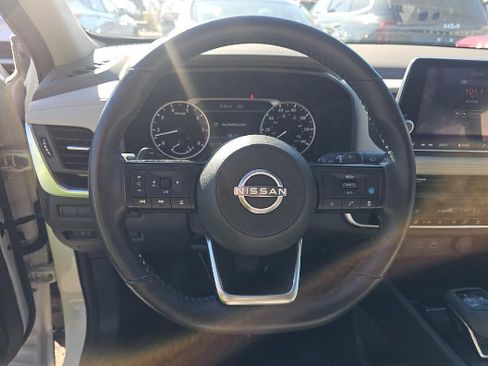 Used 2023 Nissan Rogue SV w/ SV Premium B Package AWD/4WD image 11