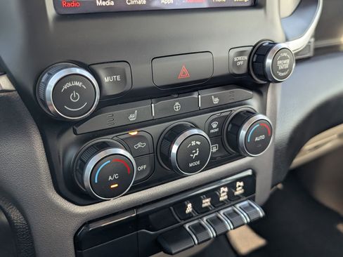 Used 2019 RAM 1500 Big Horn RWD image 17