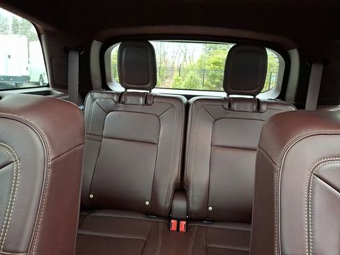 Used 2022 Lincoln Aviator Black Label w/ Class IV Trailer Tow Package image 28