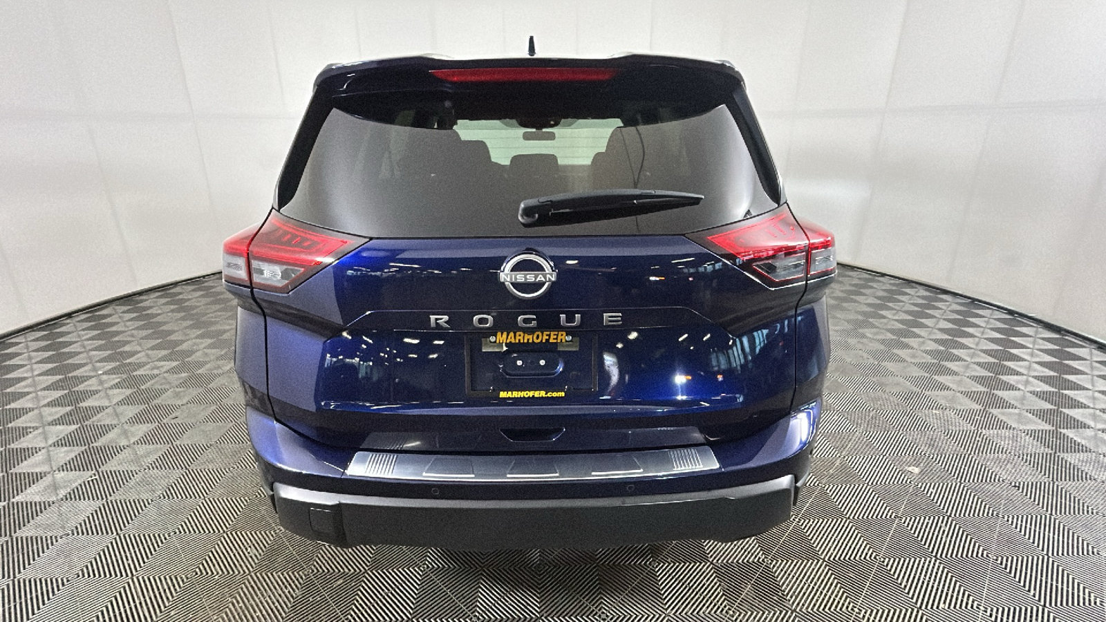 Used 2025 Nissan Rogue SV FWD image 4