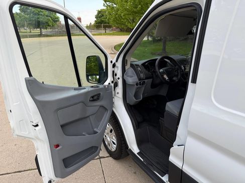 Used 2019 Ford Transit 250 148 Medium Roof RWD image 18