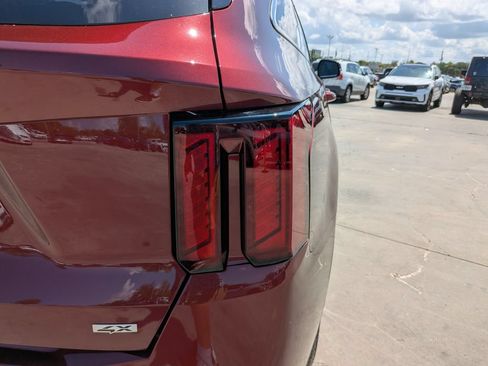 Certified 2025 Kia Sorento S AWD/4WD image 11
