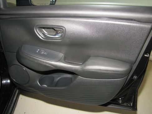 Certified 2024 Honda HR-V LX image 19