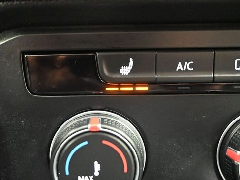 Used 2022 Volkswagen Taos SE image 21