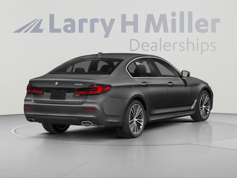 Used 2023 BMW 540i w/ Premium Package RWD image 2