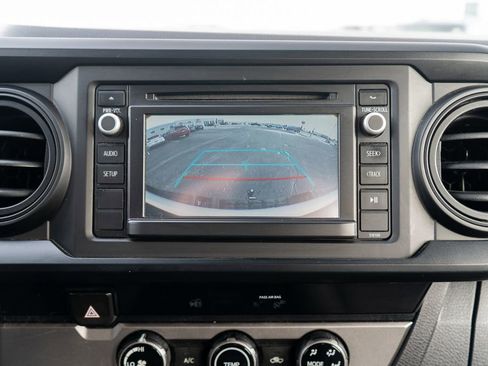 Used 2018 Toyota Tacoma SR image 28