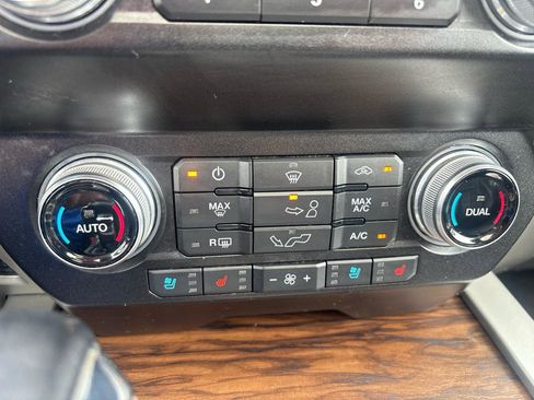 Used 2020 Ford F150 Lariat w/ Equipment Group 502A Luxury AWD/4WD image 27