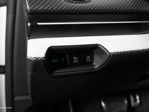 Used 2025 Lamborghini Urus SE image 26