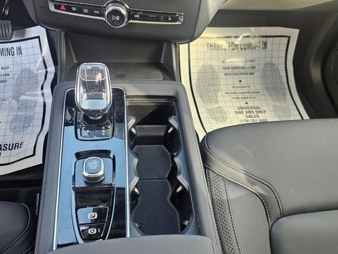 Certified 2025 Volvo XC90 T8 Plus w/ Protection Package Premier image 23