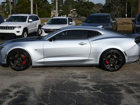 Used 2018 Chevrolet Camaro SS image 2