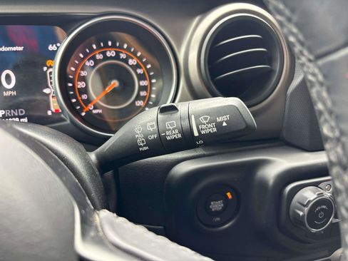 Used 2020 Jeep Wrangler Sport AWD/4WD image 22