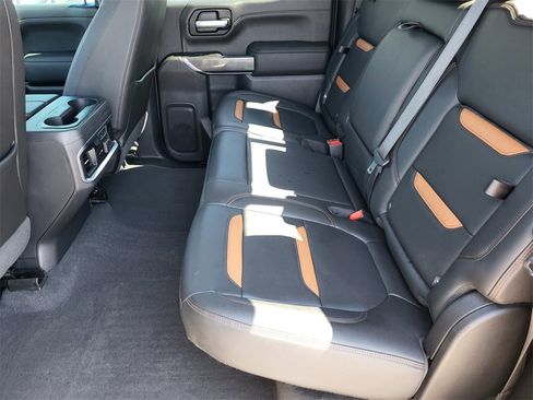 Used 2019 GMC Sierra 1500 AT4 w/ Off Road Performance Package image 18