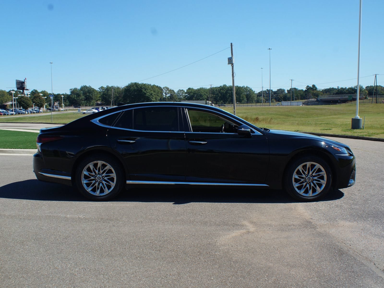 Used 2018 Lexus LS 500 w/ Interior Upgrade Package RWD image 21