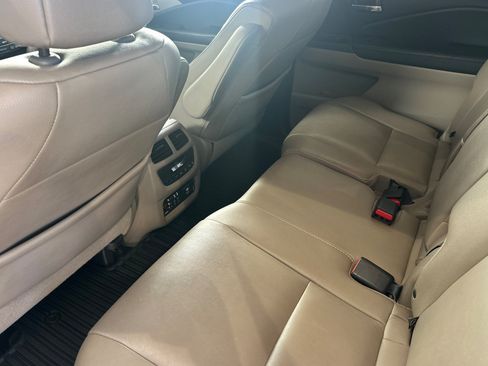 Used 2016 Honda Pilot Touring image 15