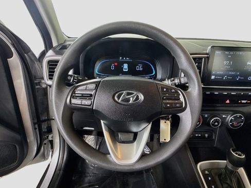 Used 2026 Hyundai Venue SE FWD image 13