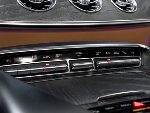 Used 2019 Mercedes-Benz AMG GT 63 S w/ Driver Assistance Package image 68